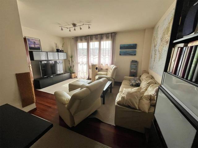 Piso en Venta en Calle Darío de Regoyos, 7-21 en Fozaneldi - Tenderina