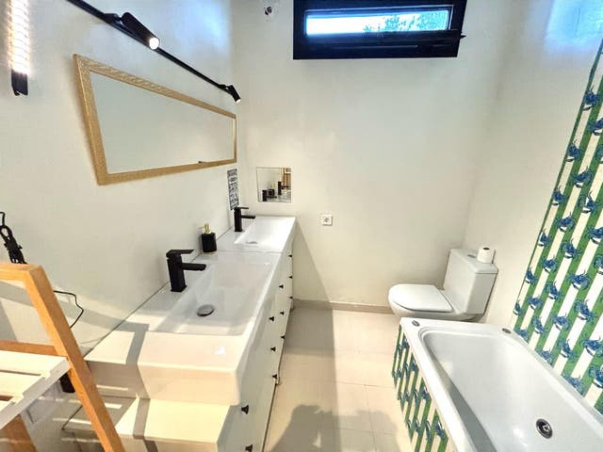 Bany de Loft de lloguer en Valencina de la Concepción amb Calefacció, Terrassa i Moblat