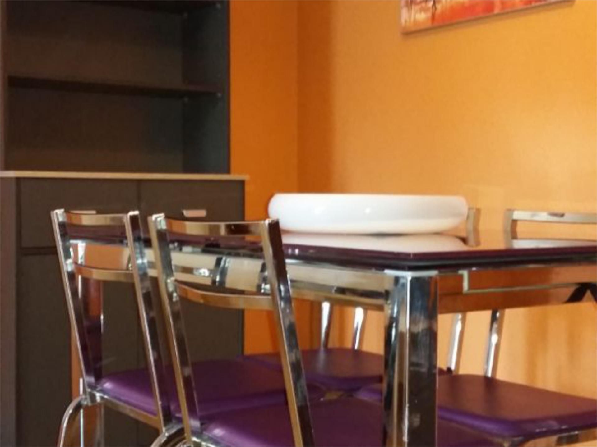 Piso de alquiler en Calle Maestre Juan de Secaduras, 4, Hervencias Comedor de Piso de alquiler en Ávila Capital con Calefacción, Parquet y Terraza