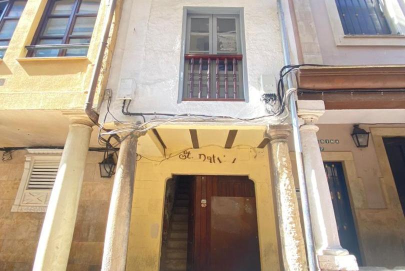 Casa adosada en venda a Calle Bances Candamo, 25, Centro, Avilés - imatge 1 Foto 1 de Casa adosada en venda a Calle Bances Candamo, 25, Centro, Avilés