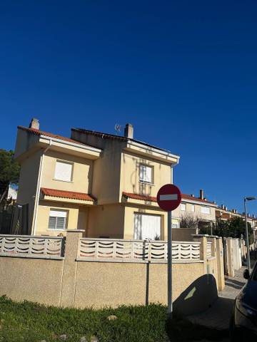 Casa-chalet en Venta en Calle Antonia de Blas de Quer, 24 en Galápagos