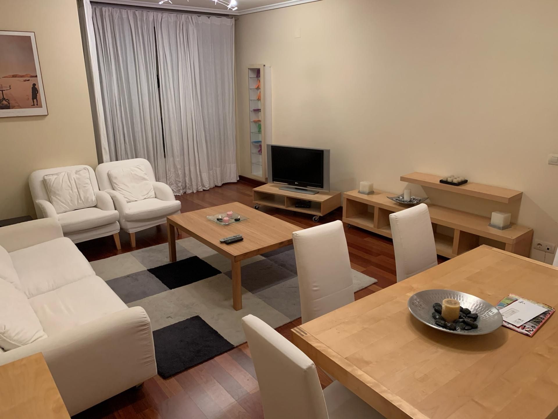 Living room of Flat for rent in Burgos Capital  with Heating, Parquet flooring and Terrace