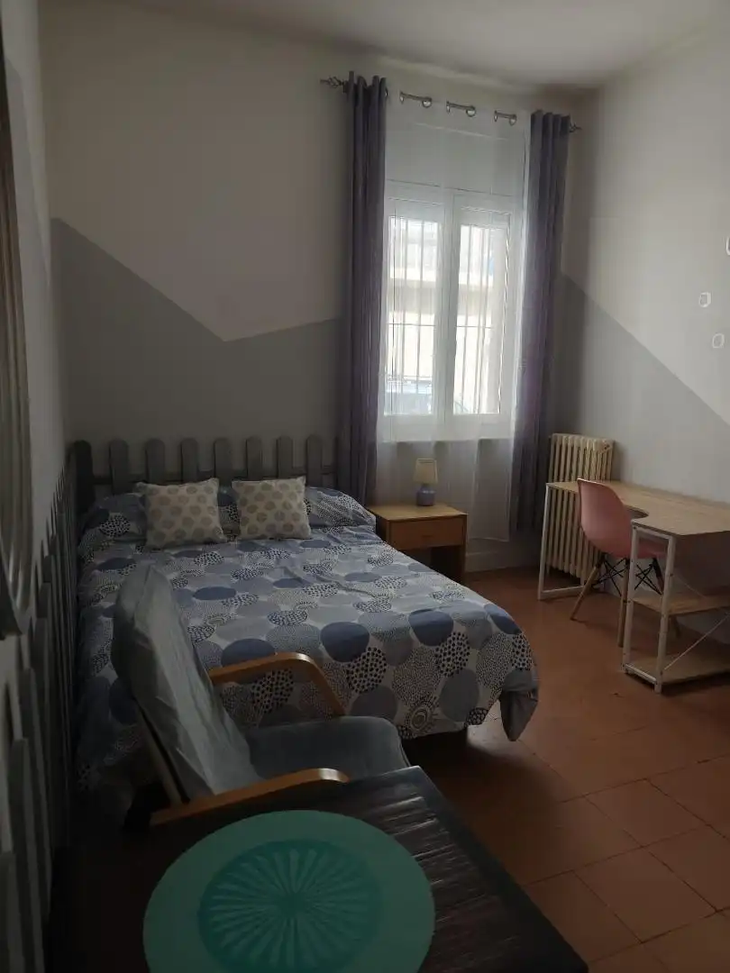 Bedroom of Flat for share in Lleida