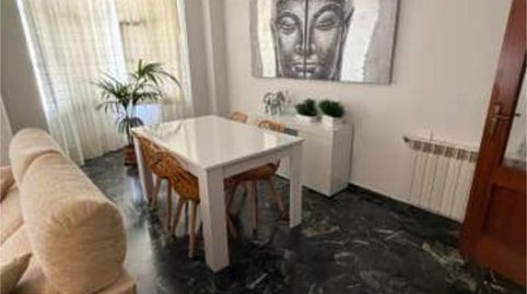 Foto 2 de Piso de alquiler en Martos, Jaén