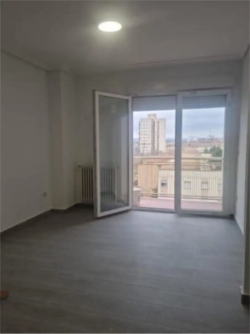 Piso en venta en Hospital Habitación de Piso en venta en Albacete Capital con Terraza
