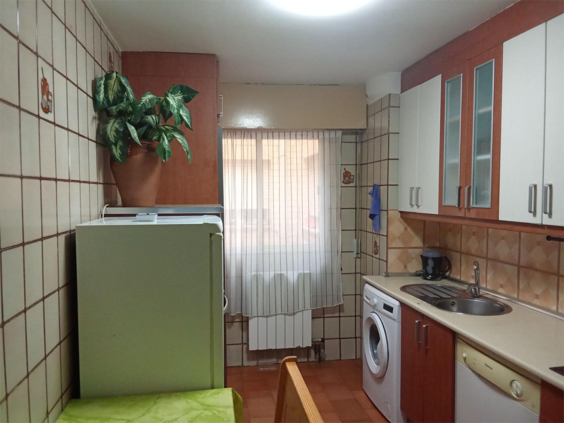 Cocina de Piso en venta en Magaz de Pisuerga con Calefacción, Parquet y Terraza