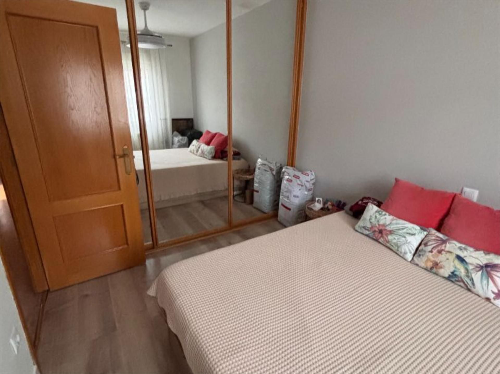 Dormitori de Pis per a compartir en San Martín de la Vega amb Calefacció i Moblat