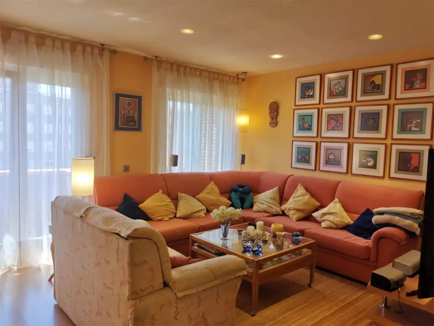 Piso en venta en Calle de Demetrio Monteserín, 8, La Vega - La Sal Sala de estar de Piso en venta en León Capital con Terraza