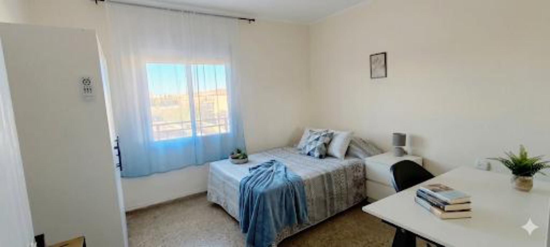 Habitación de Piso para compartir en Alfafar con Amueblado, Horno y Lavadora