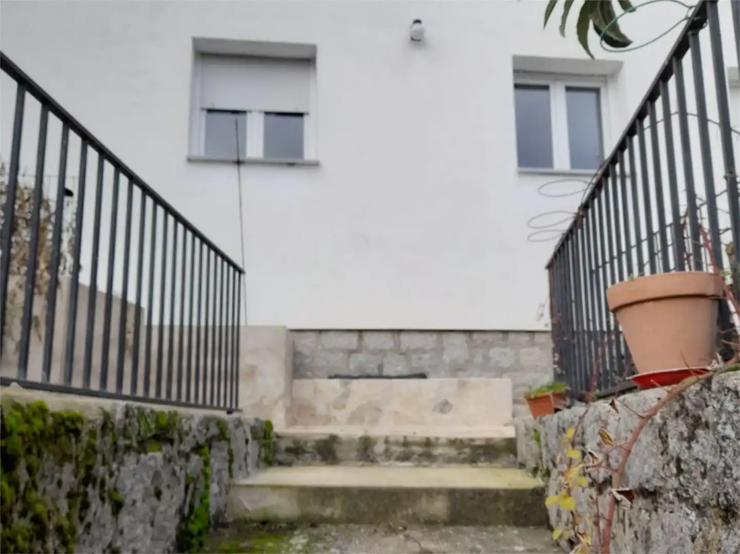 Piso en venta en Calle Primo Gila, 3, El Espinar pueblo Vista exterior de Piso en venta en El Espinar con Aire acondicionado, Calefacción y Jardín privado