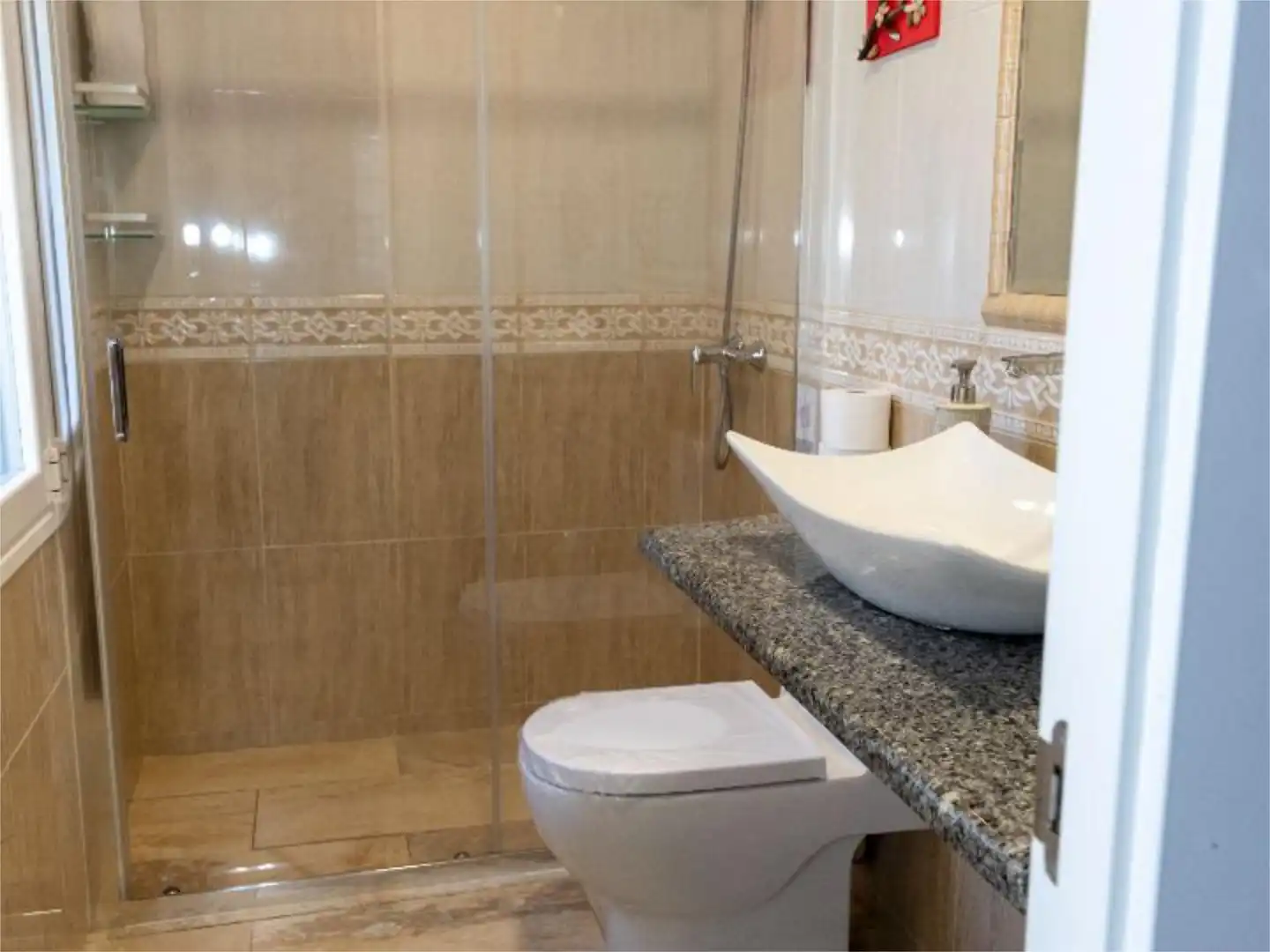 Apartamento de alquiler en Calle de las Amapolas, 5, La Cabrera Baño de Apartamento de alquiler en La Cabrera con Terraza