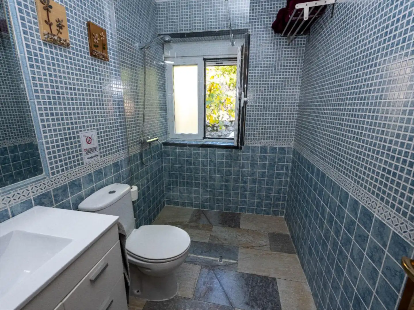 Apartamento de alquiler en Calle de las Amapolas, 5, La Cabrera Baño de Apartamento de alquiler en La Cabrera
