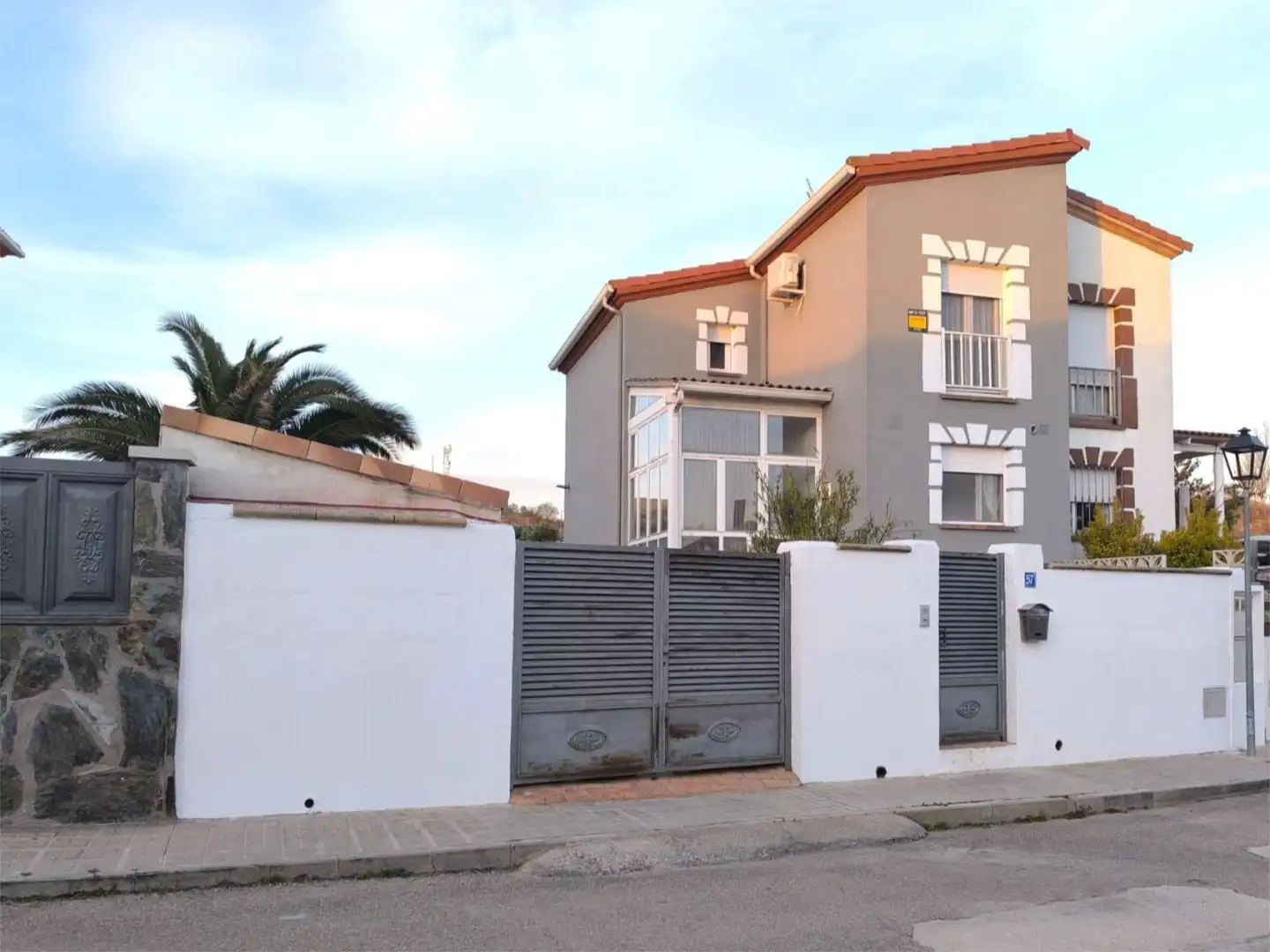Exterior view of Houses for sale in Tórtola de Henares  with Air Conditioner, Heating and Private garden