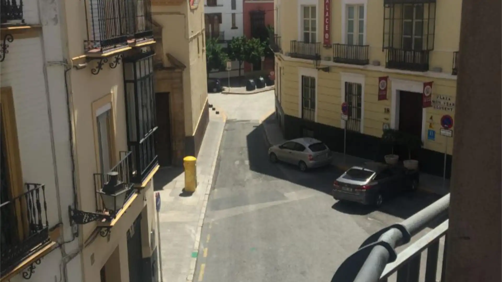 Flat for rent in Calle Mármoles, San Bartolomé Exterior view of Flat for rent in Sevilla Capital with Air Conditioner, Heating and Parquet flooring