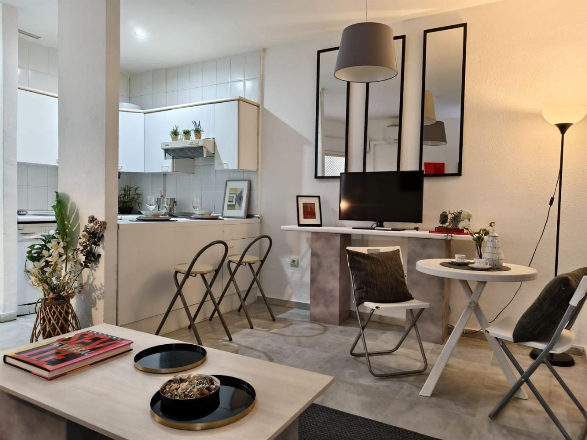 Piso en venta en Calle San Vicente, 123, San Lorenzo Sala de estar de Piso en venta en Sevilla Capital con Aire acondicionado, Calefacción y Videoportero