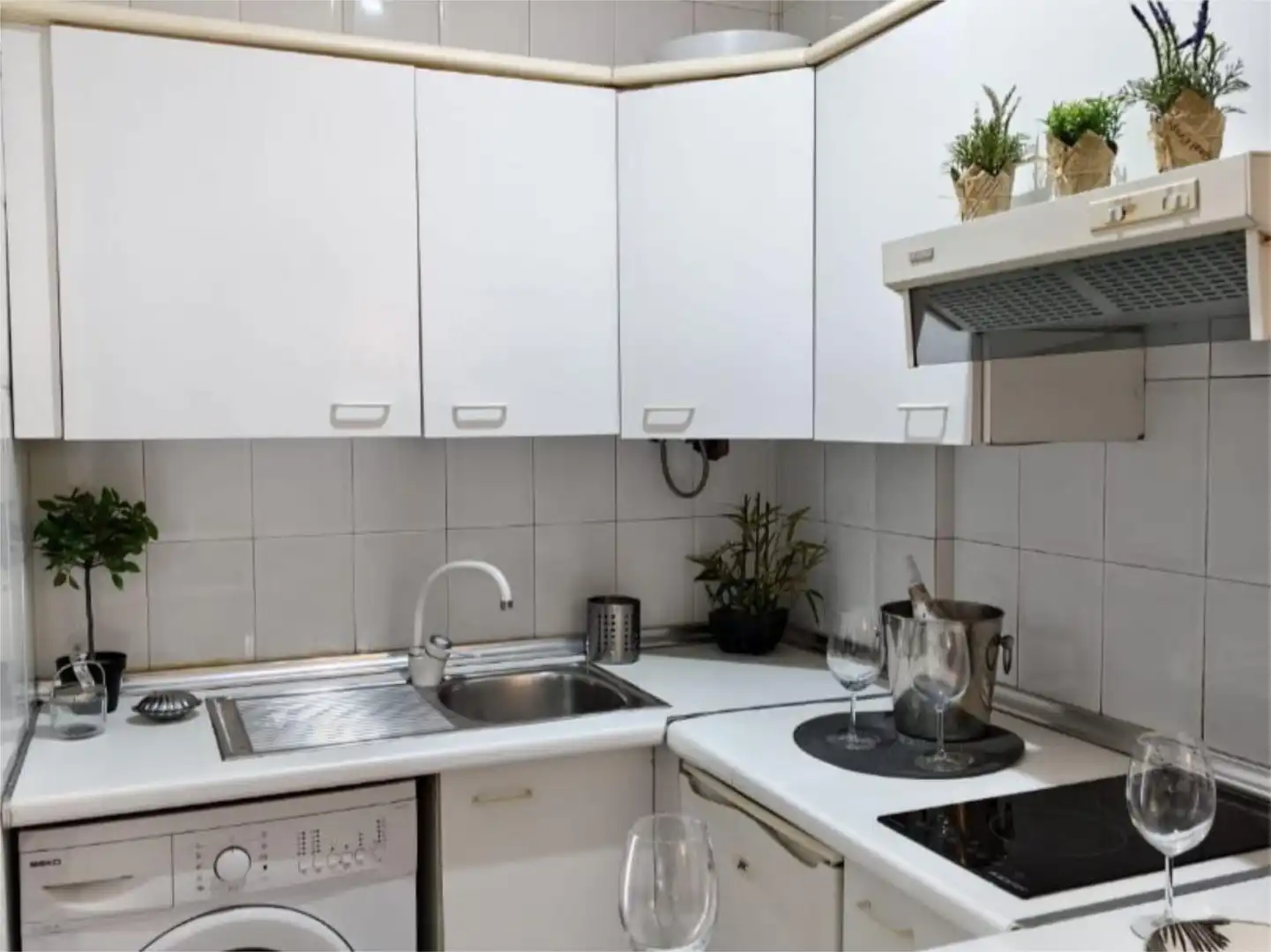 Kitchen of Flat for sale in Sevilla  with Air Conditioner, Heating and Video intercom
