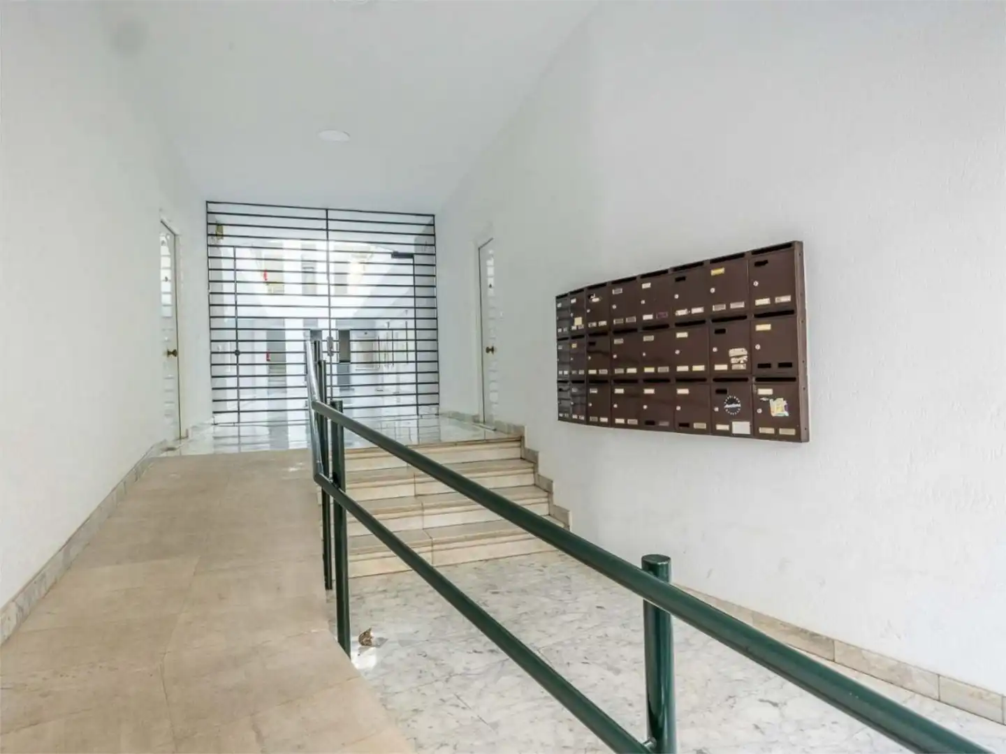 Flat for sale in Sevilla  with Air Conditioner, Heating and Video intercom