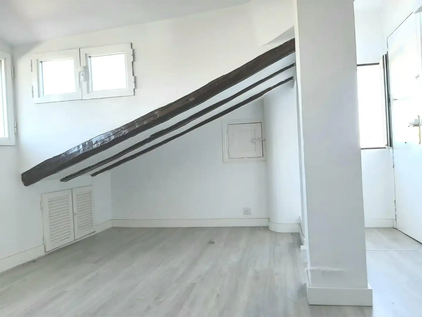 Schlafzimmer von Wohnung zum Verkauf in Madrid mit Waschmaschine und Mikrowelle