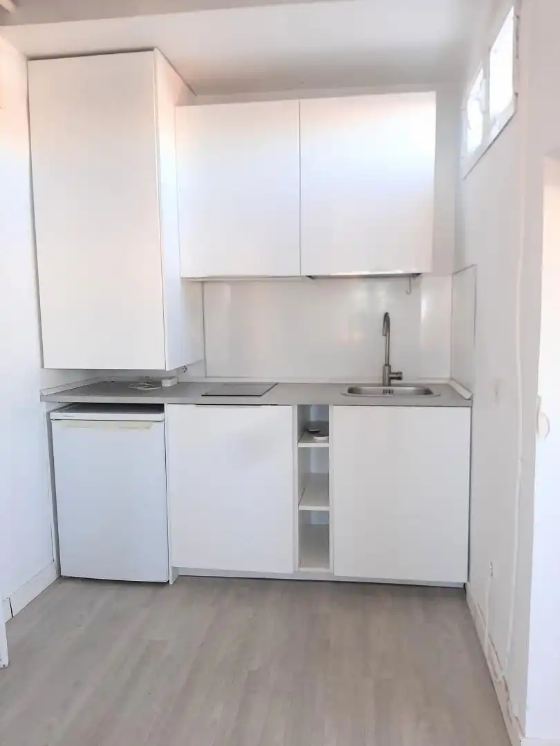 Küche von Wohnung zum Verkauf in Madrid mit Waschmaschine und Mikrowelle