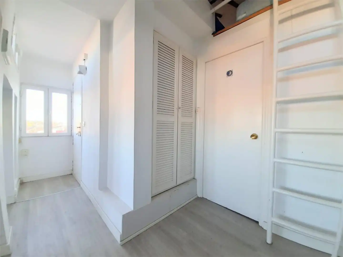 Wohnung zum Verkauf in Madrid mit Waschmaschine und Mikrowelle
