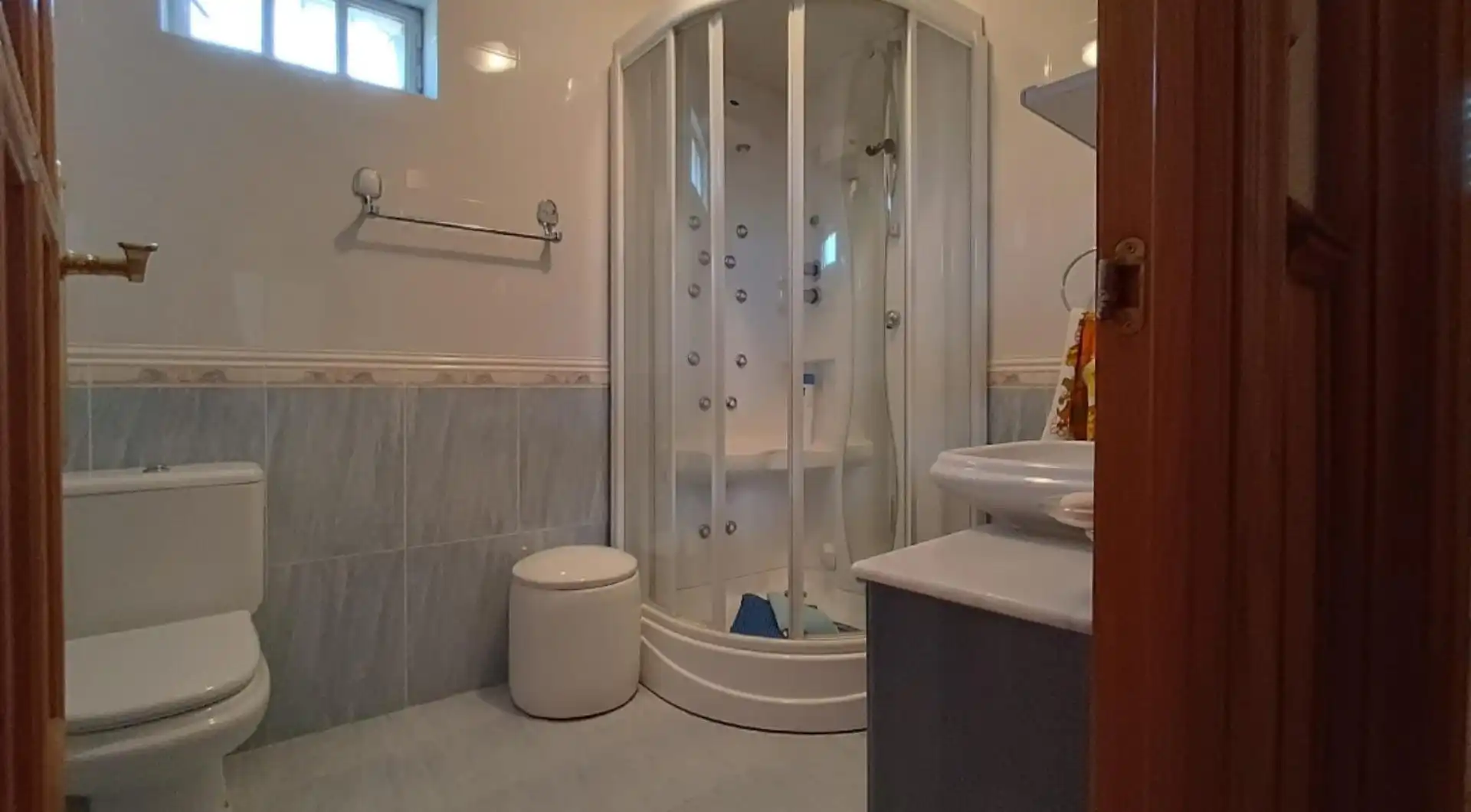 Wohnung zum Verkauf in Calle el Otero, 28, Toreno Badezimmer von Wohnung zum Verkauf in Toreno mit Heizung, Privatgarten und Parkett