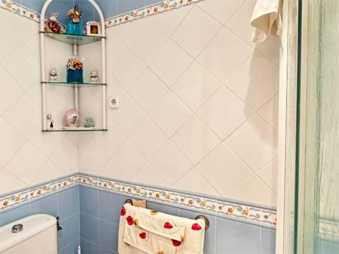 Bany de Pis en venda en Torremolinos amb Aire condicionat, Terrassa i Piscina