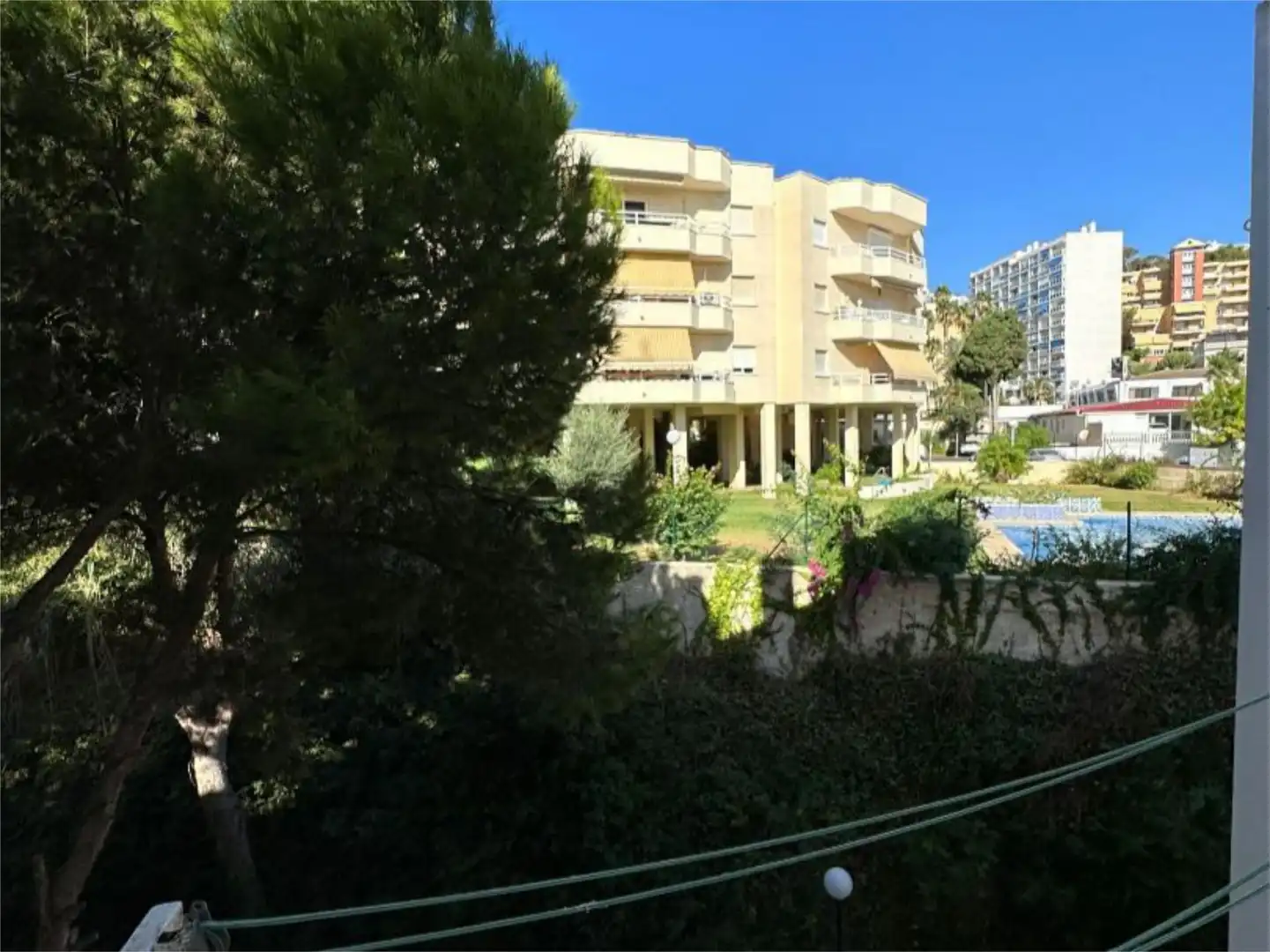 Vista exterior de Pis en venda en Torremolinos amb Aire condicionat, Terrassa i Piscina
