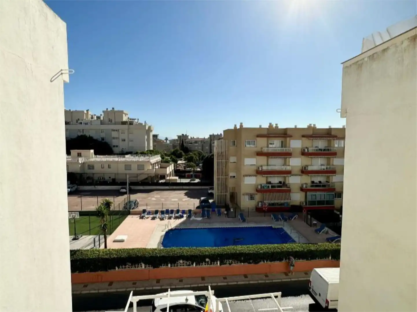Vista exterior de Pis en venda en Torremolinos amb Aire condicionat, Terrassa i Piscina