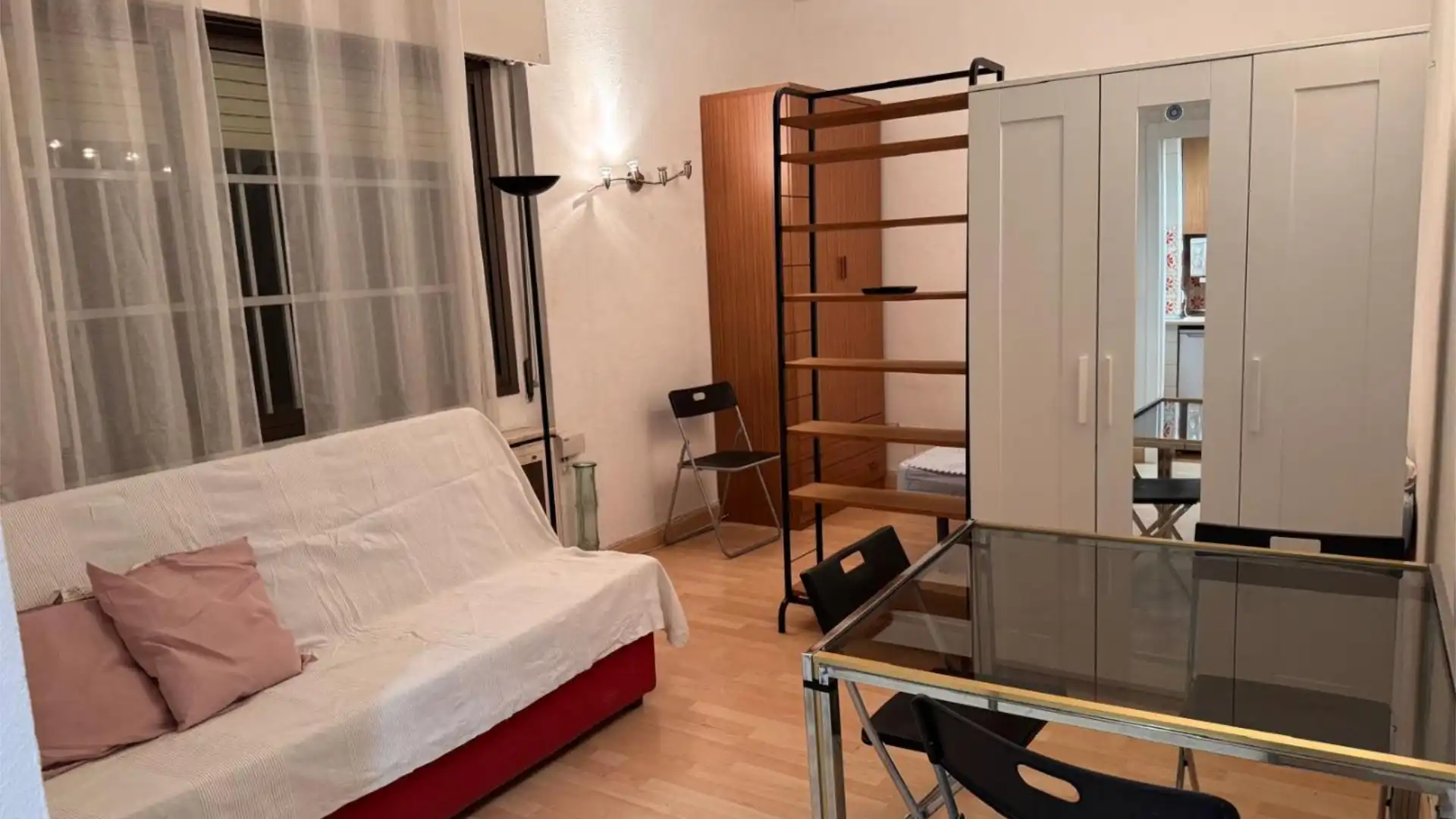 Habitación de Estudio en venta en  Madrid Capital