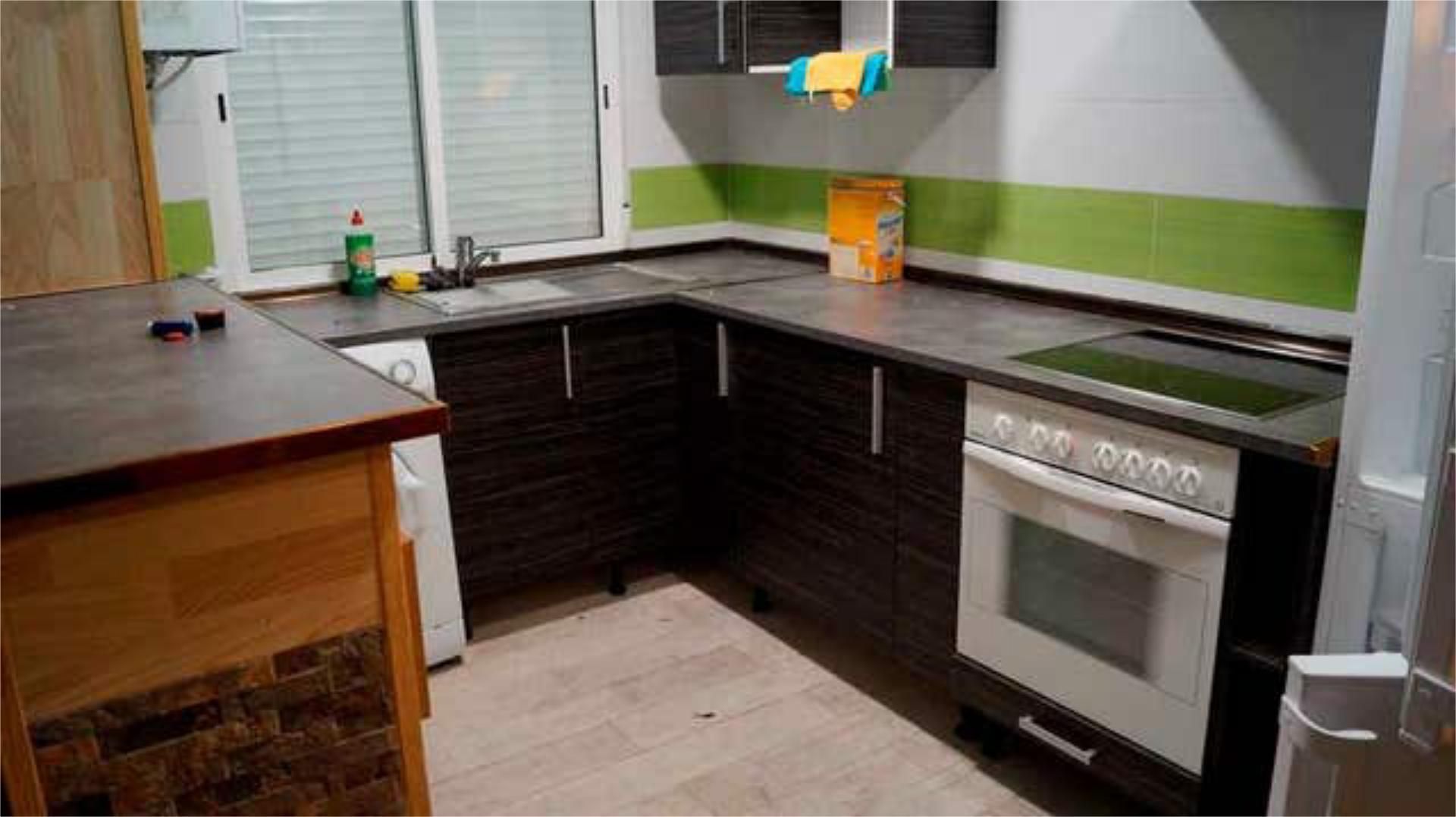 Piso de alquiler en Pinares de Venecia Cocina de Piso de alquiler en Zaragoza Capital con Calefacción y Amueblado