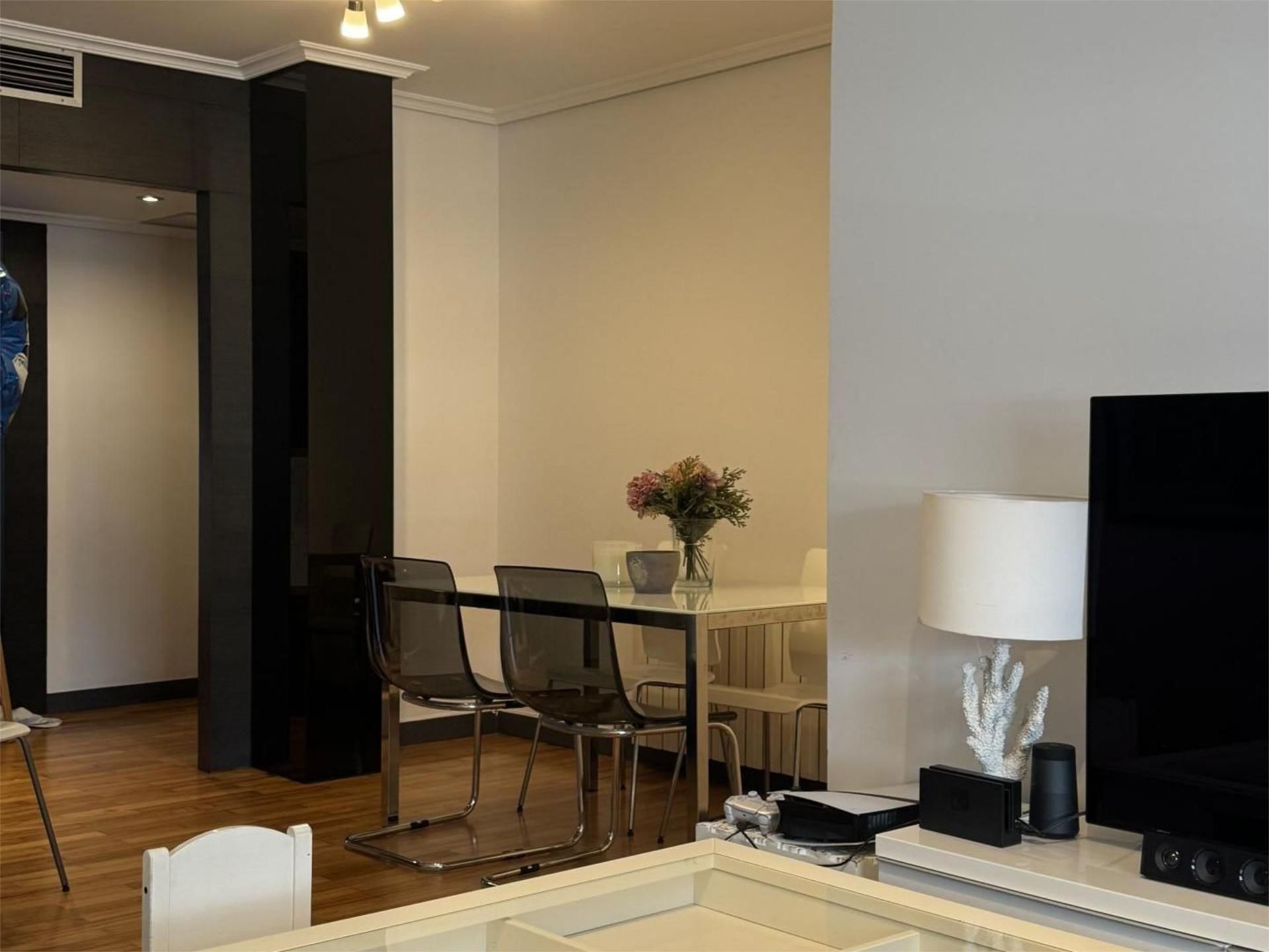 Pis en venda a Rúa Pintor Lugrís, 7, Praza Independencia Menjador de Pis en venda en Vigo