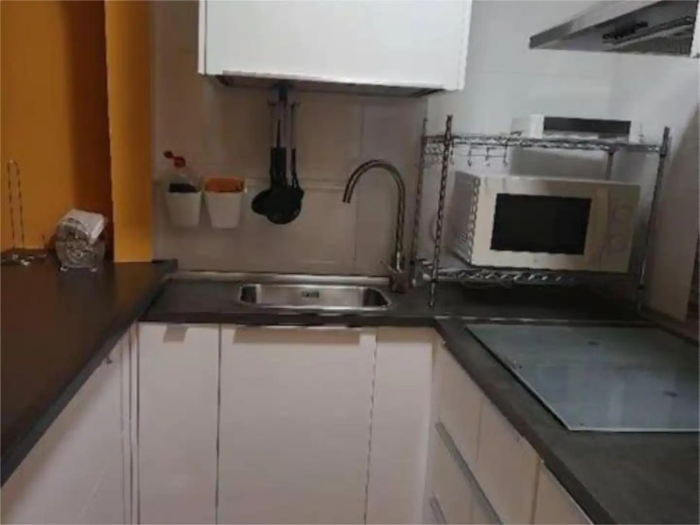 Cocina de Apartamento de alquiler en Torrevieja con Aire acondicionado, Terraza y Piscina
