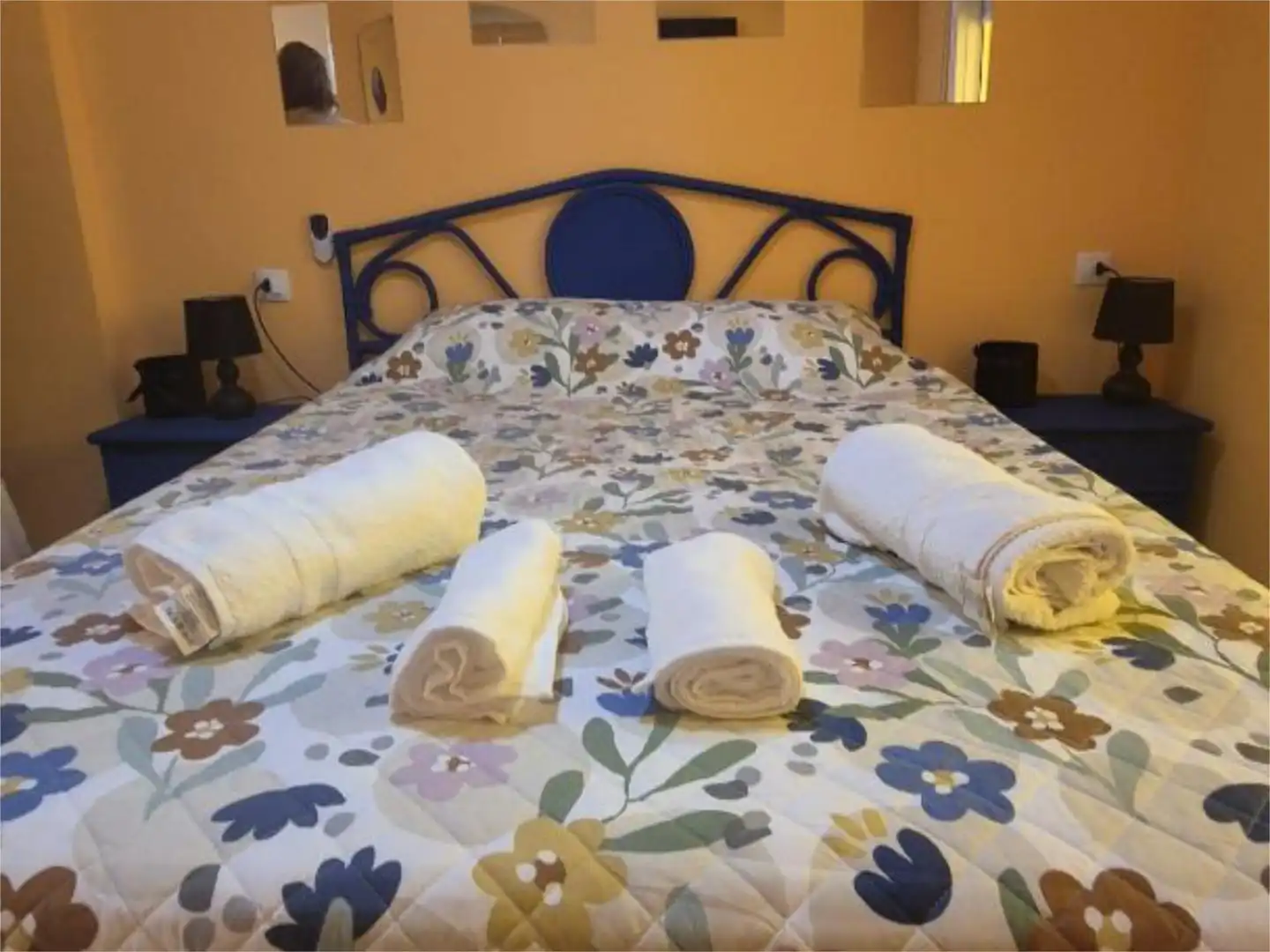 Habitación de Apartamento de alquiler en Torrevieja con Aire acondicionado, Terraza y Piscina