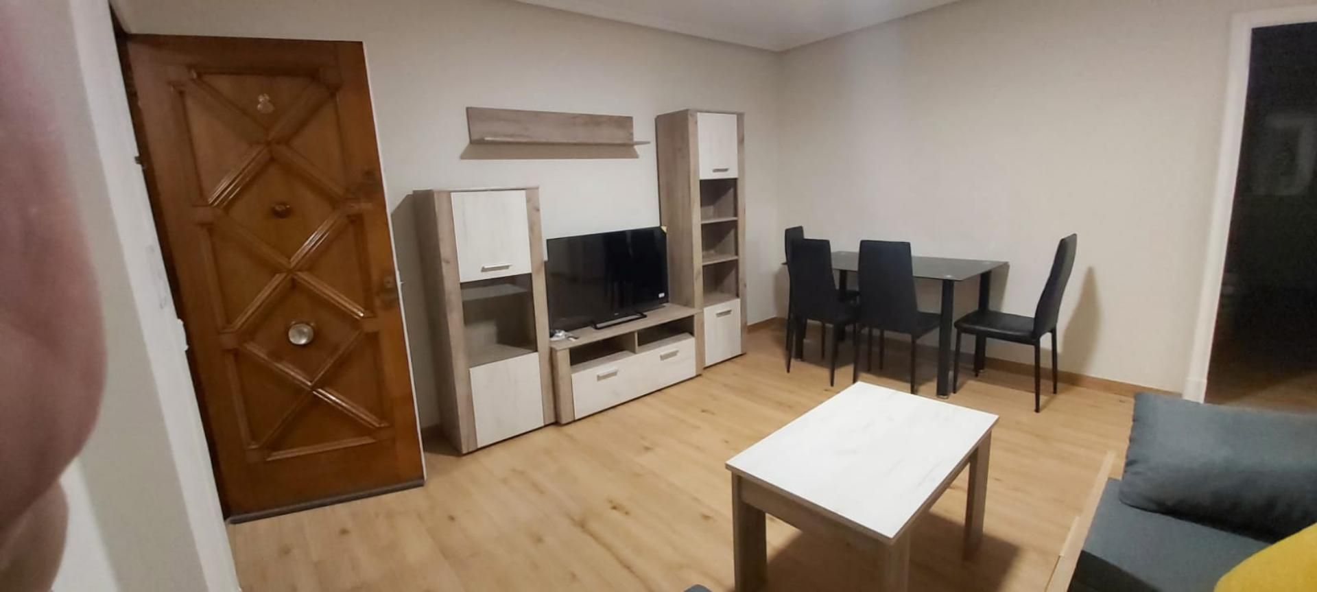 Wohnung zum Verkauf in Rúa Manuel de Castro, 22, As Travesas - Balaídos Wohnzimmer von Wohnung zum Verkauf in Vigo mit Parkett, Terrasse und Möbliert