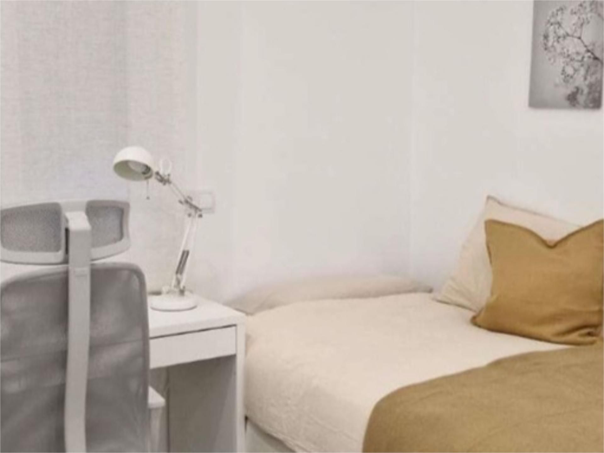 Schlafzimmer von Wohnung zur untervermieten in  Logroño mit Heizung, Parkett und Möbliert