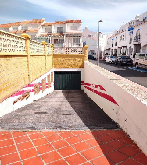 Foto 2 de Garatge en venda a Calle Ulises, 48, Calahonda - Carchuna, Motril