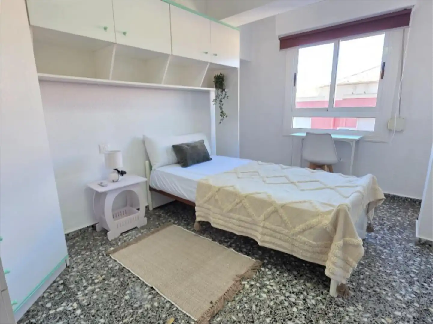 Room in Avinguda de Madrid, 76, Petrer Bedroom of Flat for share in Petrer with Furnished and Balcony