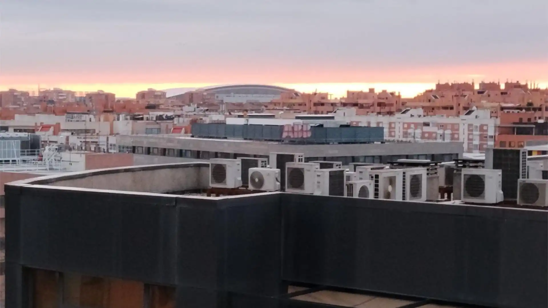 Vista exterior de Piso en venta en  Madrid Capital con Aire acondicionado, Calefacción y Parquet