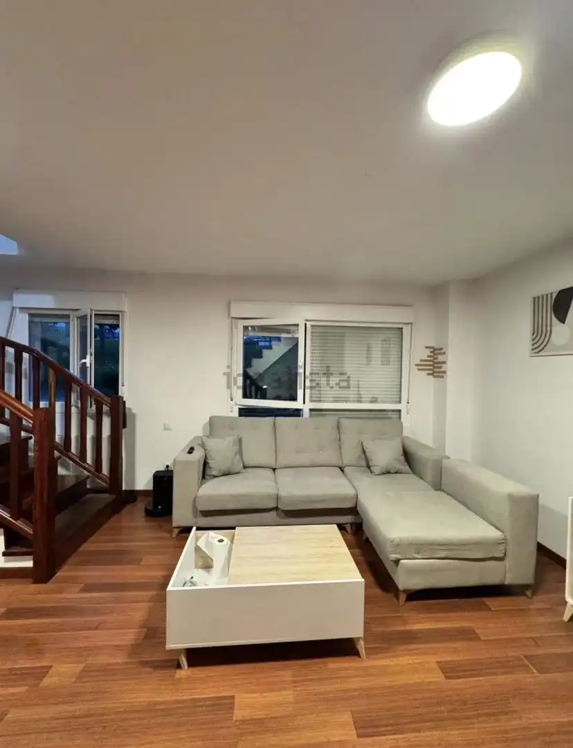 Pis de lloguer a Barrio el Arrabal, 22, Vioño Sala d'estar de Pis de lloguer en Piélagos amb Calefacció, Jardí privat i Parquet