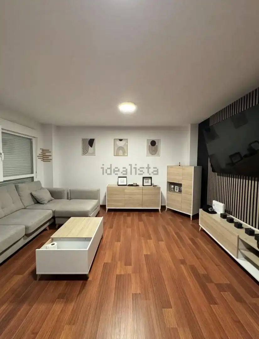 Pis de lloguer a Barrio el Arrabal, 22, Vioño Sala d'estar de Pis de lloguer en Piélagos amb Calefacció, Jardí privat i Parquet