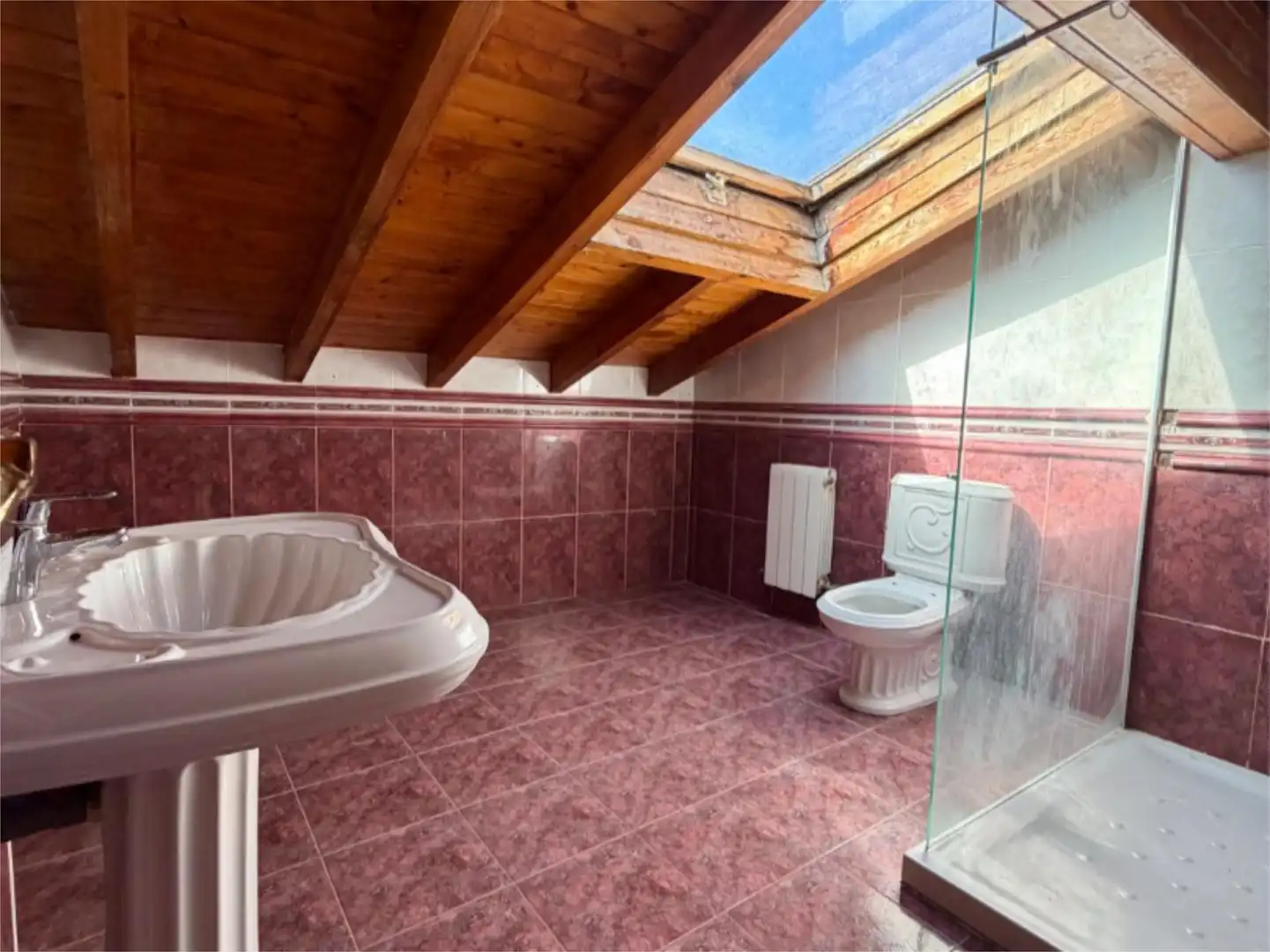 Wohnung zum Verkauf in Barrio la Baluga, 13, Sopuerta Badezimmer von Wohnung zum Verkauf in Sopuerta mit Heizung, Privatgarten und Terrasse