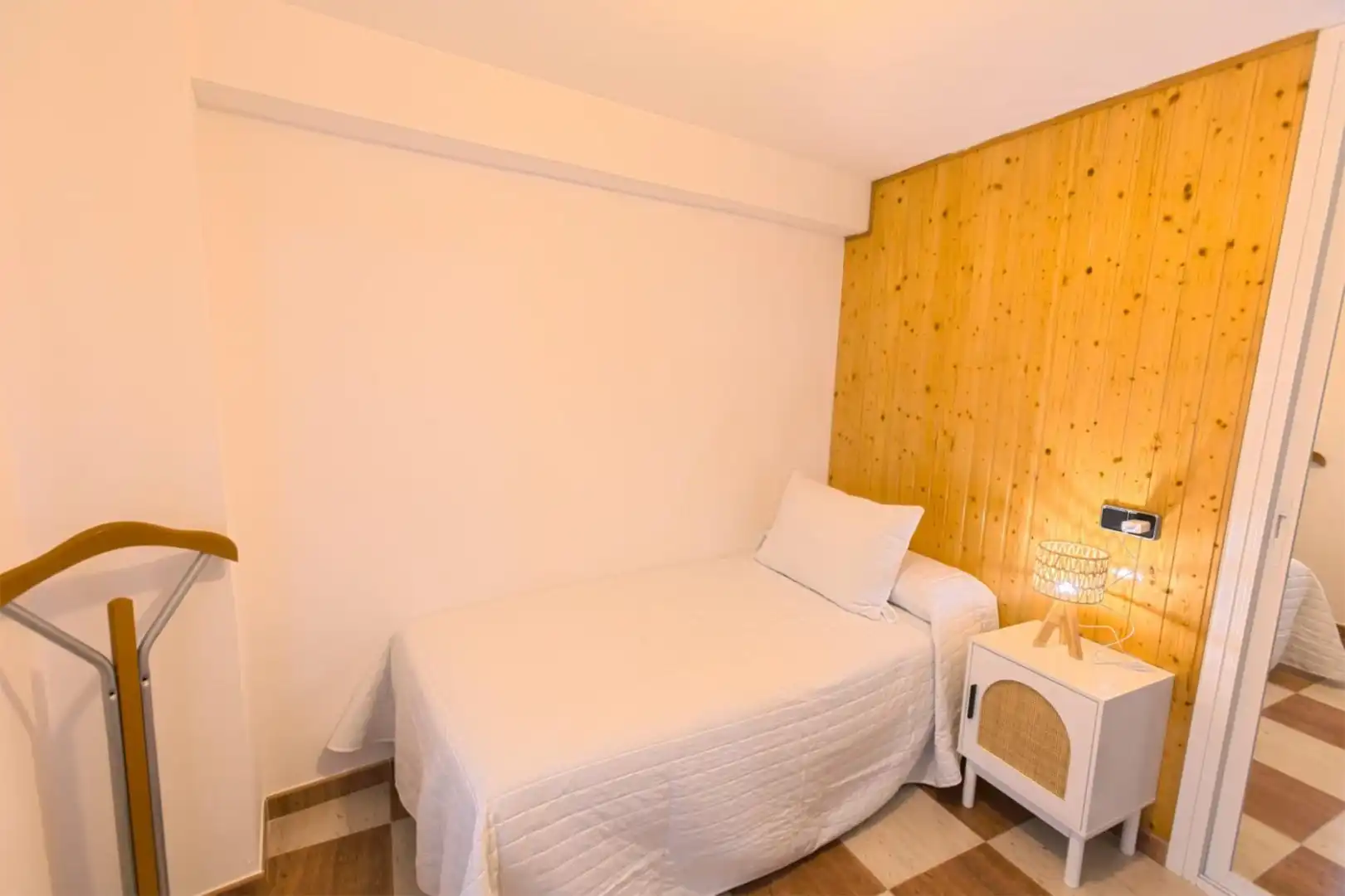 Apartamento en venta en Avenida Cronista Lorenzo Polaino, 12, Cazorla Habitación de Apartamento en venta en Cazorla con Calefacción, Amueblado y Horno