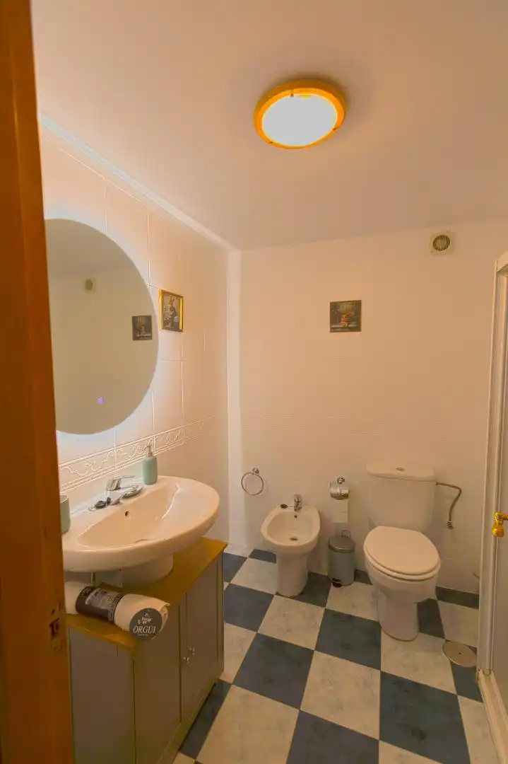 Apartamento en venta en Avenida Cronista Lorenzo Polaino, 12, Cazorla Baño de Apartamento en venta en Cazorla con Calefacción, Amueblado y Horno