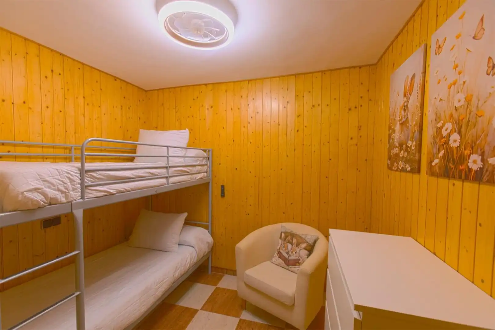 Apartamento en venta en Avenida Cronista Lorenzo Polaino, 12, Cazorla Habitación de Apartamento en venta en Cazorla con Calefacción, Amueblado y Horno