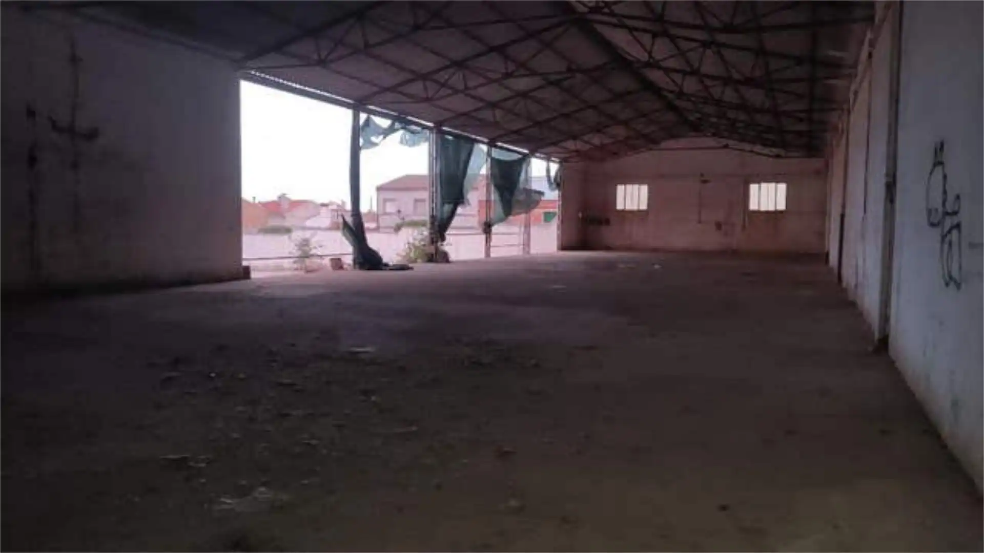 Nave industrial de alquiler en Balazote