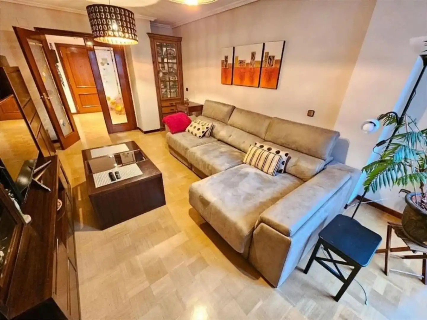 Maisonette zum Verkauf in Plaza de la Guitarra, Centro Wohnzimmer von Maisonette zum Verkauf in Avilés mit Heizung, Parkett und Terrasse