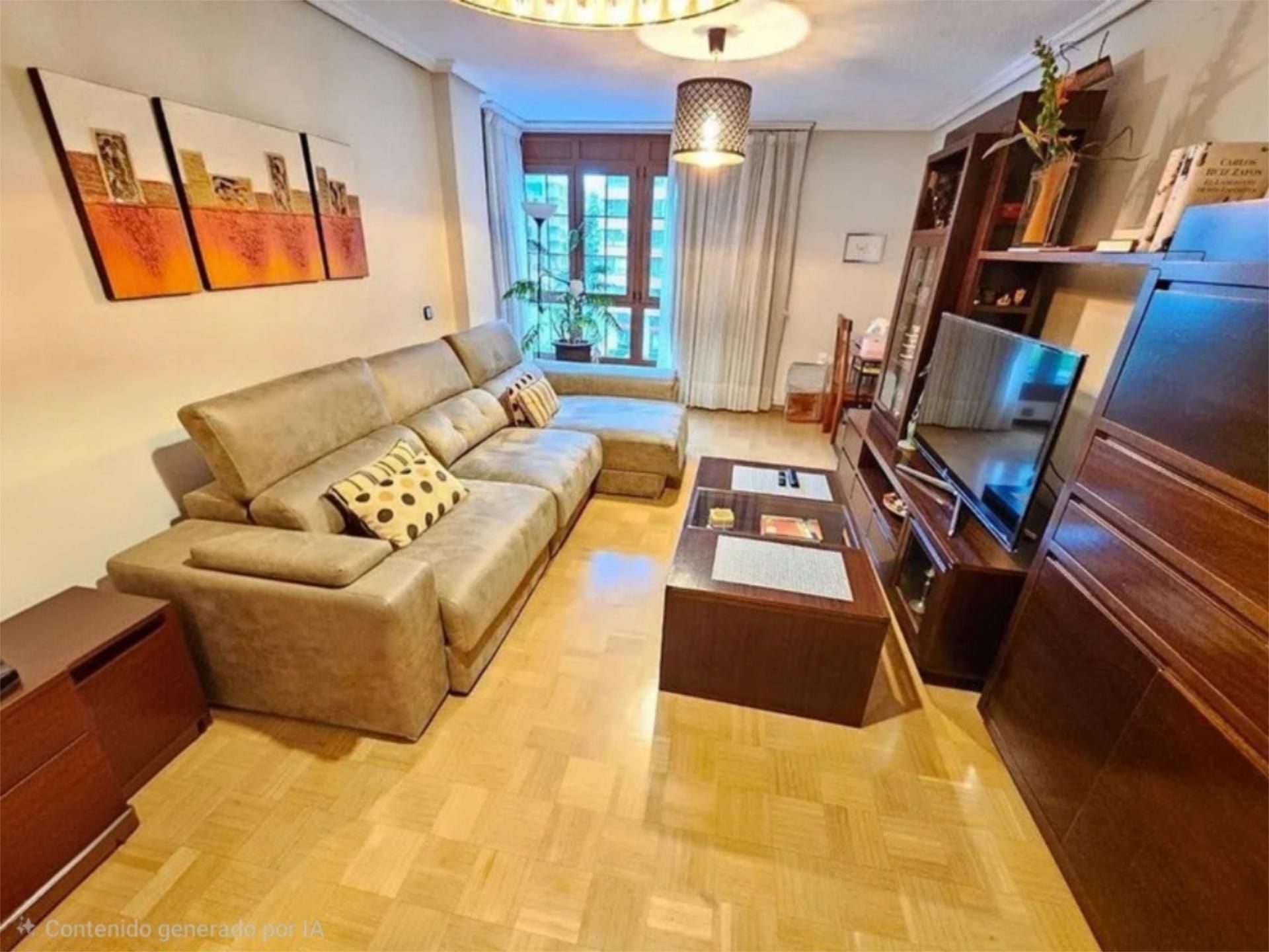 Sala de estar de Dúplex en venta en Avilés con Calefacción, Parquet y Terraza