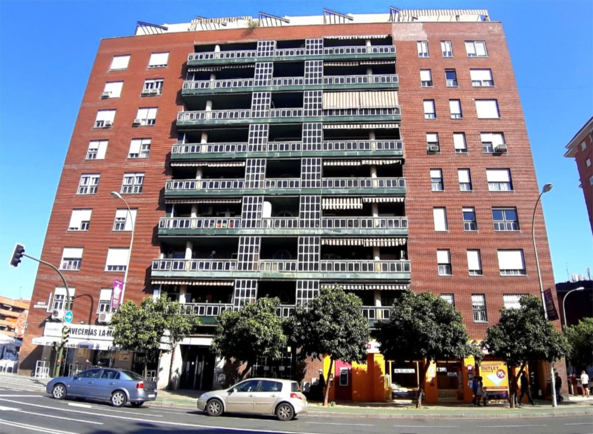 Pis per a compartir a Avenida José Laguillo, 25, San Carlos - San José Vista exterior de Pis per a compartir en Sevilla Capital amb Aire condicionat, Calefacció i Terrassa