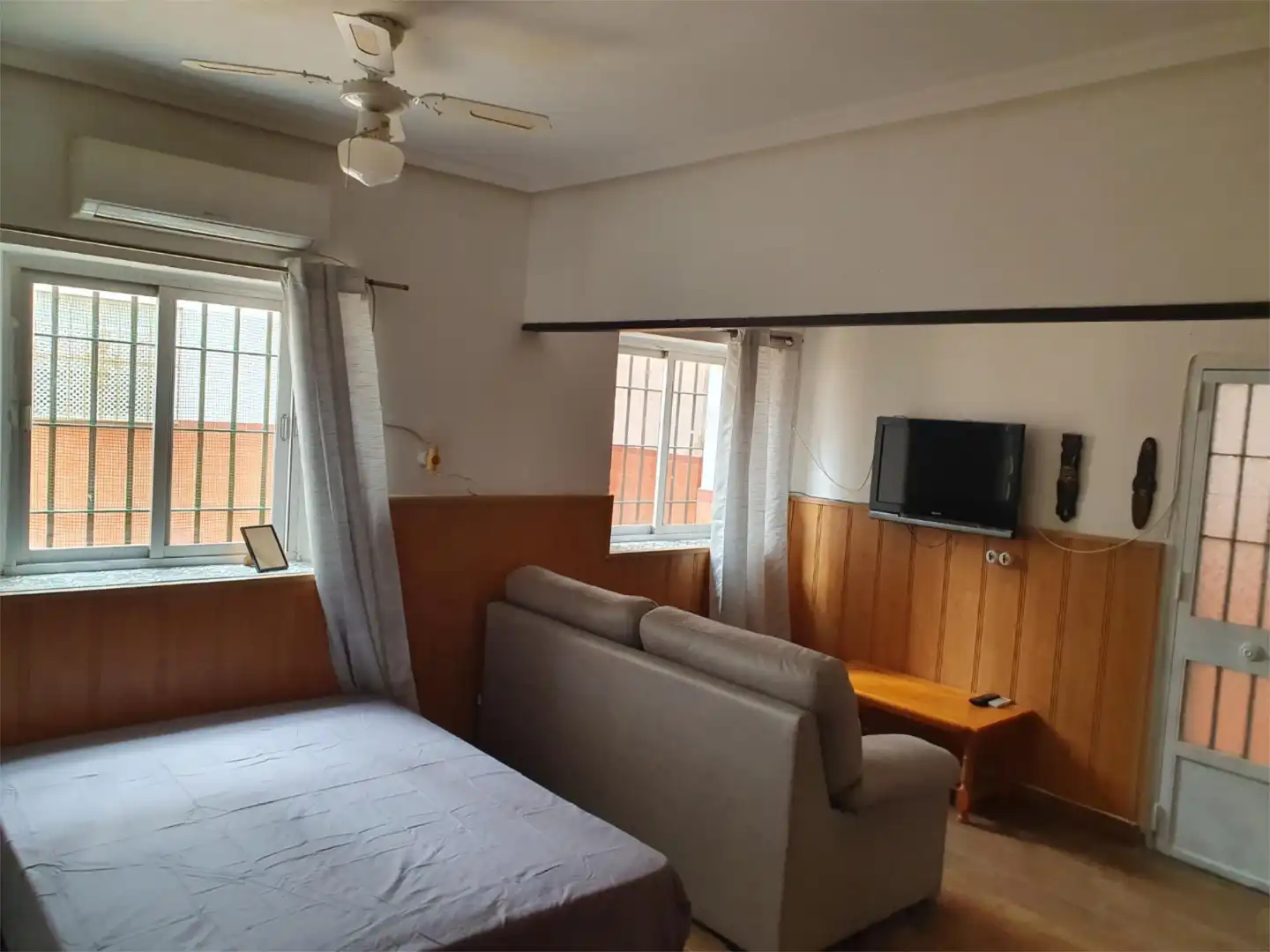 Flat for sale in Calle Zurraque, 44, Casco Antiguo Bedroom of Flat for sale in Mairena del Aljarafe with Air Conditioner, Furnished and Washing machine