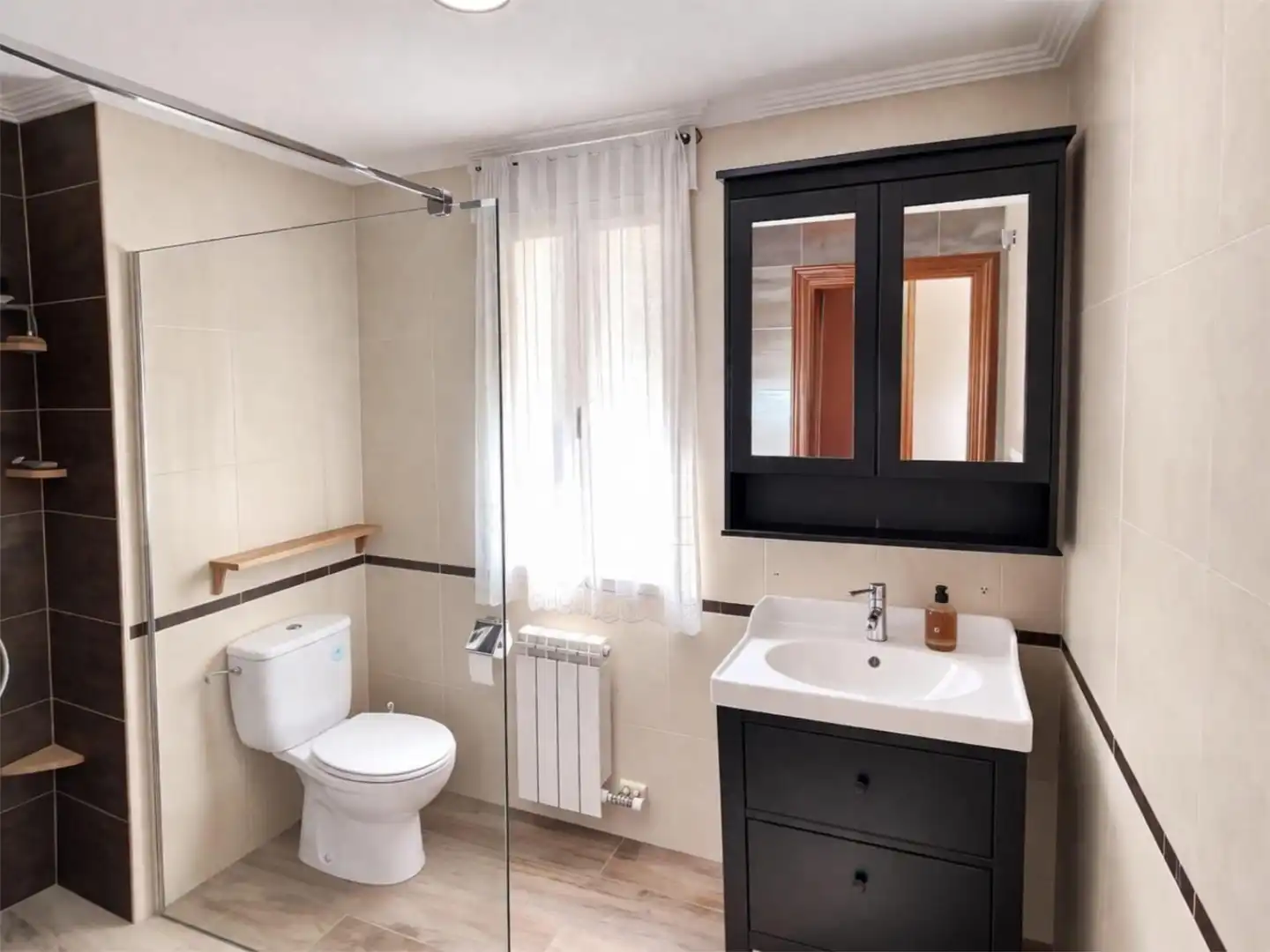 Flat for sale in Calle Casa de Asturias, 29, Villaquilambre Bathroom of Flat for sale in Villaquilambre with Heating, Private garden and Parquet flooring